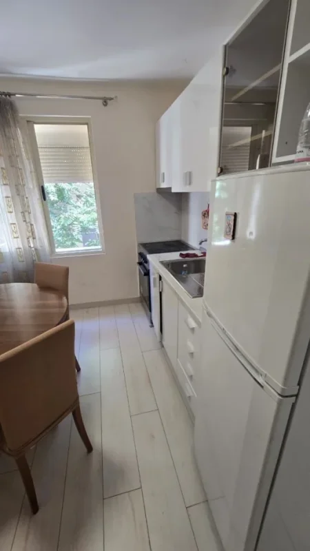 Tirane, jepet me qera apartament 2+1 Kati 2, 65 m² 800 € (Rruga e Durrësit)