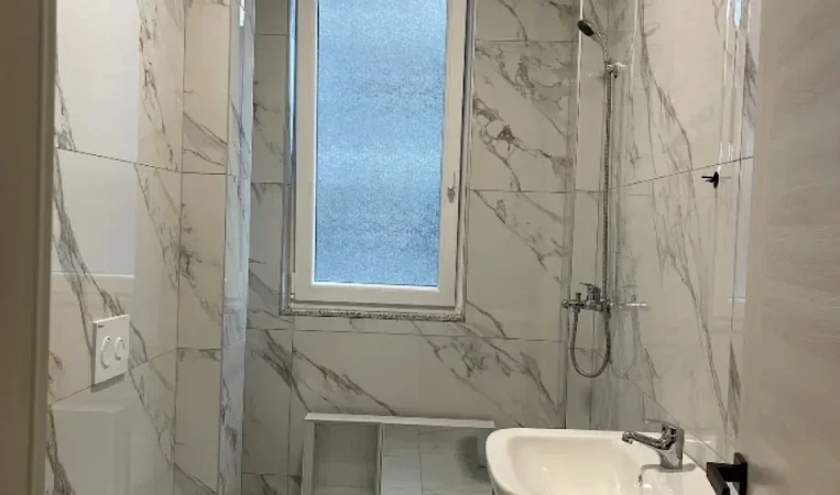 Tirane, jepet me qera apartament 1+1 Kati 2, 67 m² 450 € 