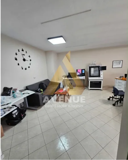 Tirane, shitet apartament 2+1+Ballkon Kati 3, 103 m² 215.000 € (Rruga Irfan Tomini)