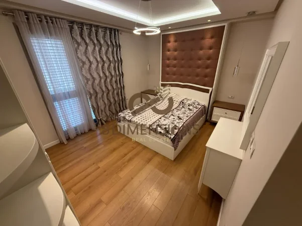 Jepet super apartament luksoz 3+1+2 me qera ne Kinostudio prane Ministrise se Kultures (D8243A-18)