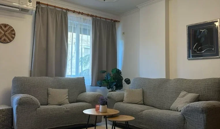 Tirane, jepet me qera apartament 1+1 Kati 3, 70 m² 650 € 