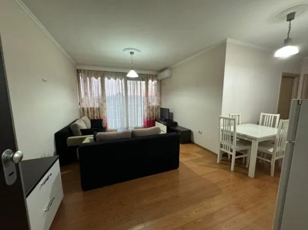 Tirane, jap me qera apartament 1+1+Ballkon Kati 6, 60 m² 600 € (21 Dhjetori, afer hotel Mondial)