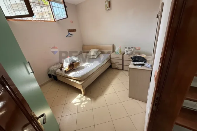 Tirane, jepet me qera dyqan , 100 m² 1.280 € (Blv Zogu I)