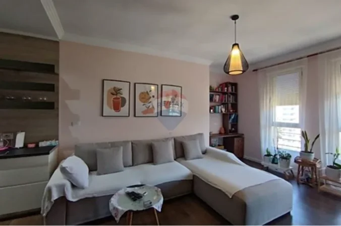 Tirane, jepet me qera apartament , 92 m² 750 € 