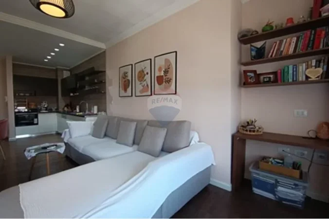 Tirane, jepet me qera apartament , 92 m² 750 € 