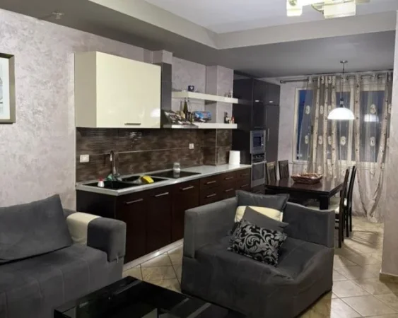 Tirane, jepet me qera apartament 2+1+Aneks+Ballkon Kati 5, 75 m² 600 € (pallati me shigjeta , deliorgji)