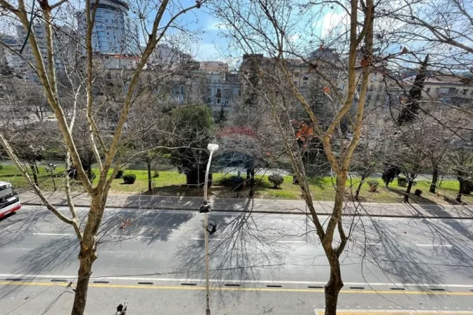Tirane, jepet me qera , 64 m² 640 € (Shallvaret)