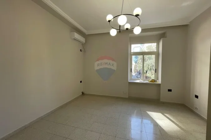 Tirane, jepet me qera , 64 m² 640 € (Shallvaret)