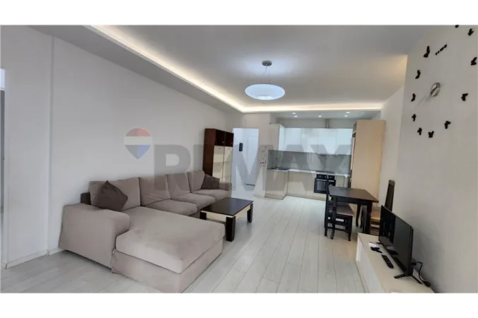 Tirane, jepet me qera apartament , 100 m² 690 € 