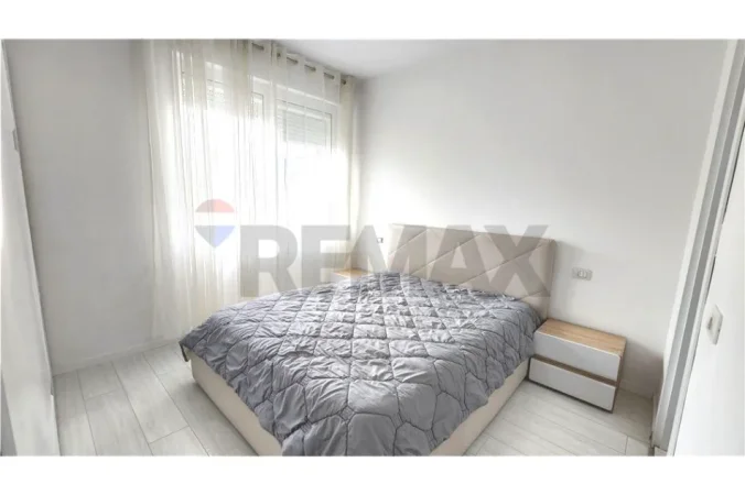 Tirane, jepet me qera apartament , 100 m² 690 € 