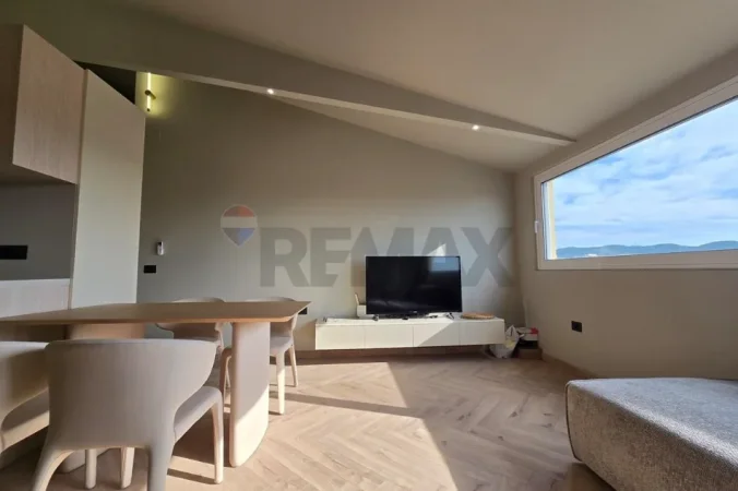 Tirane, jepet me qera apartament , 85 m² 1.000 € 