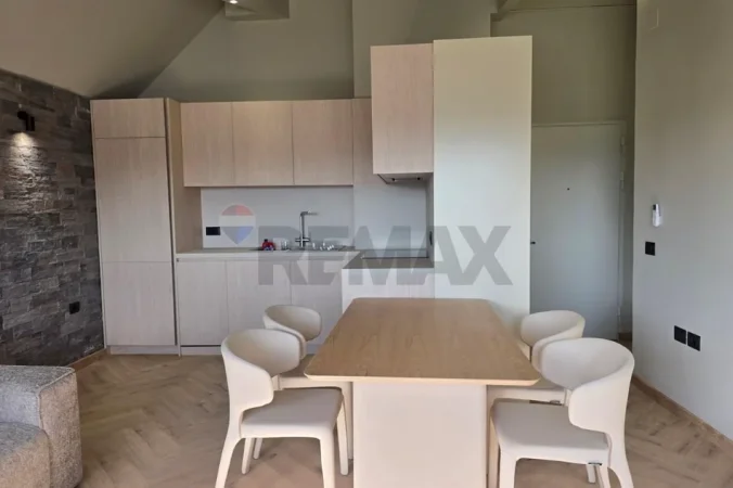Tirane, jepet me qera apartament , 85 m² 1.000 € 