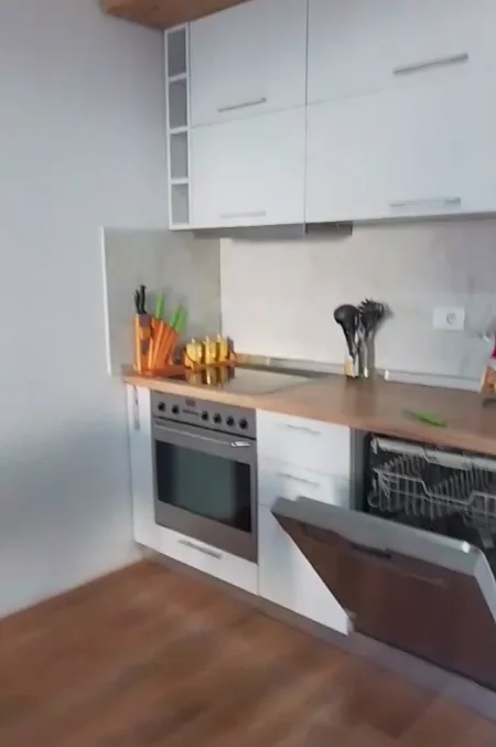 Tirane, jepet me qera apartament 2+1 Kati 5, 70 m² 550 € (Ish Parku, Rruga Ndre Mjeda)