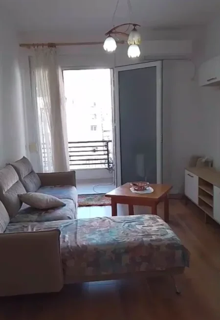 Tirane, jepet me qera apartament 2+1 Kati 5, 70 m² 550 € (Ish Parku, Rruga Ndre Mjeda)