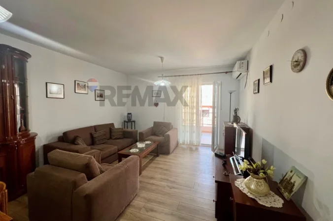 Tirane, jepet me qera apartament , 105 m² 900 € 