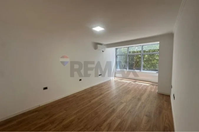 Tirane, jepet me qera , 72 m² 850 € 