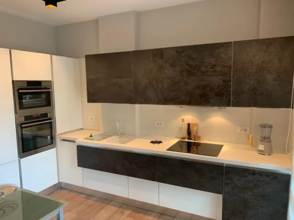Tirane, shitet shtepi Vile 2 Katshe , 700 m² 850.000 € (Rruga Ali demi)