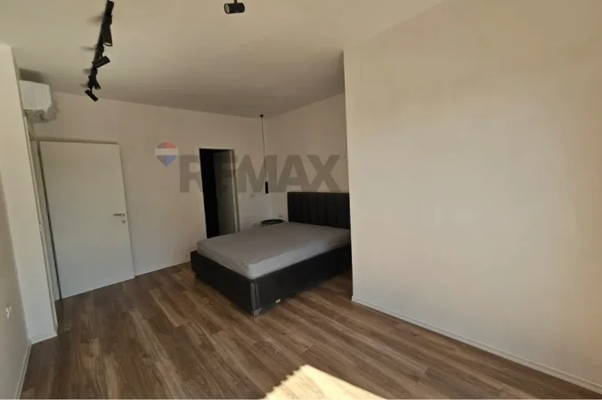 Tirane, jepet me qera apartament , 961 € (Ish Tregu Elektrik)