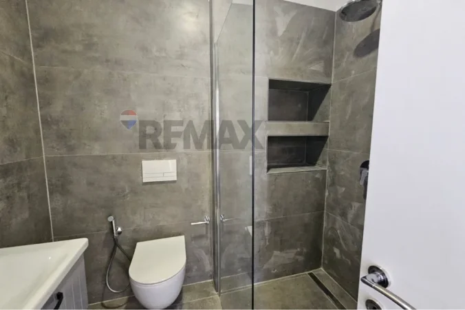 Tirane, jepet me qera apartament , 961 € (Ish Tregu Elektrik)
