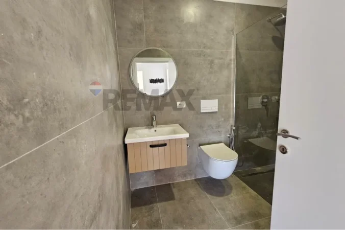 Tirane, jepet me qera apartament , 961 € (Ish Tregu Elektrik)