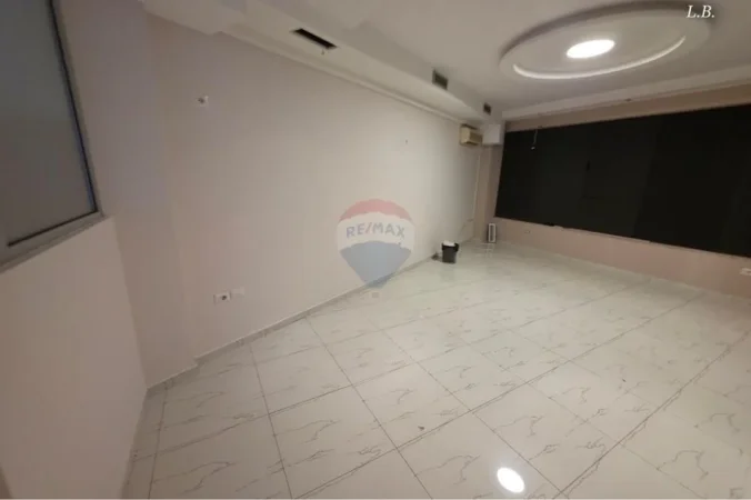 Tirane, jepet me qera , 80 m² 1.065 € 
