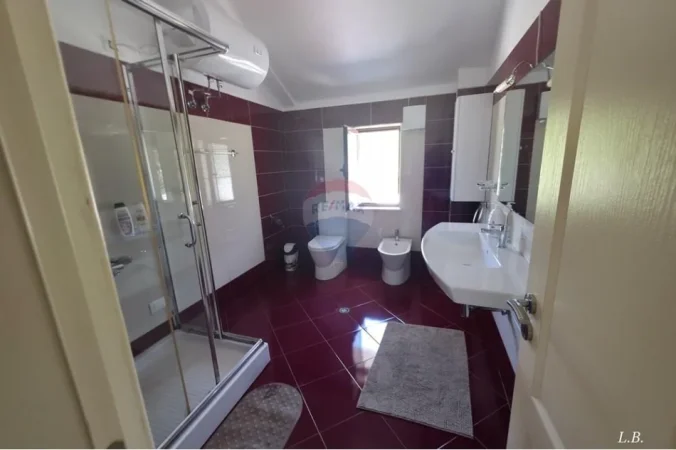Tirane, jepet me qera apartament , 110 m² 800 € 
