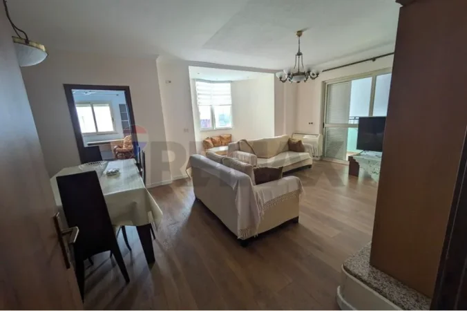 Tirane, jepet me qera apartament , 100 m² 960 € 