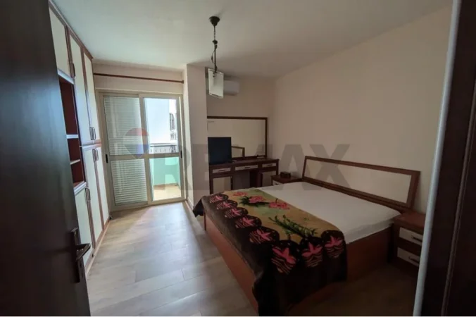 Tirane, jepet me qera apartament , 100 m² 960 € 