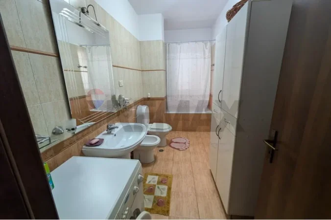 Tirane, jepet me qera apartament , 100 m² 960 € 
