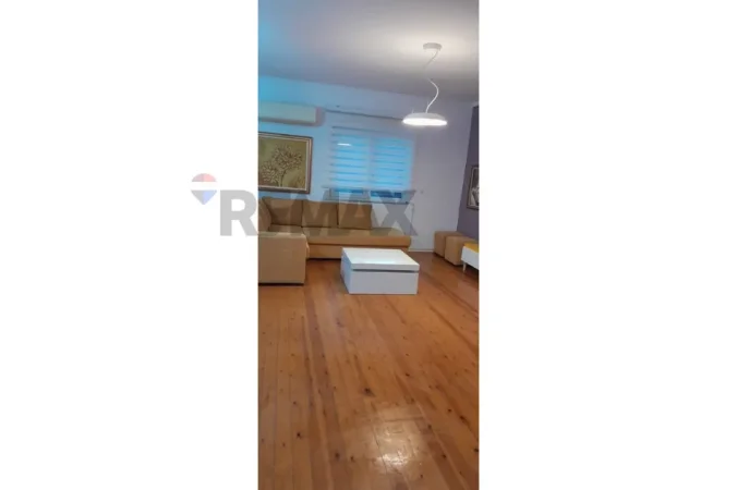 Tirane, jepet me qera apartament , 100 m² 800 € 