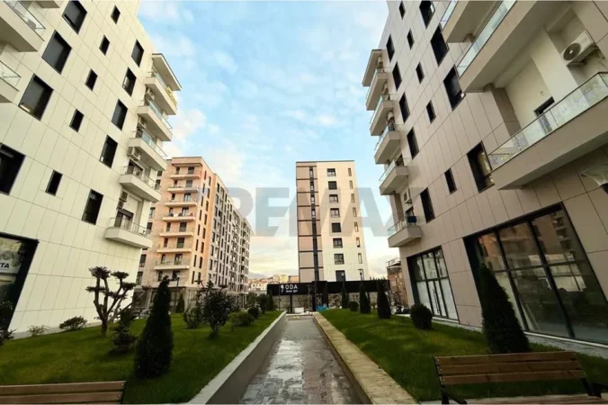 Tirane, jepet me qera apartament Kati 7, 100 m² 1.000 € 