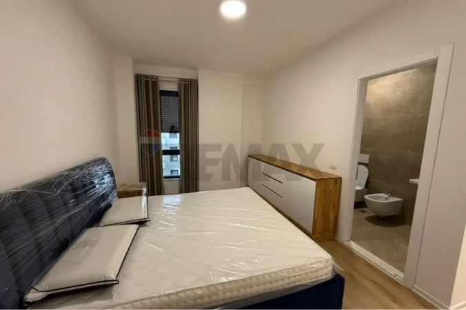 Tirane, jepet me qera apartament Kati 7, 100 m² 1.000 € 