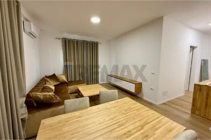 Tirane, jepet me qera apartament , 120 m² 750 € 