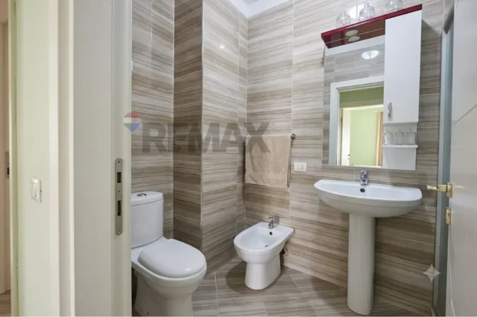 Shqiperi, jepet me qera apartament , 70 m² 700 € 