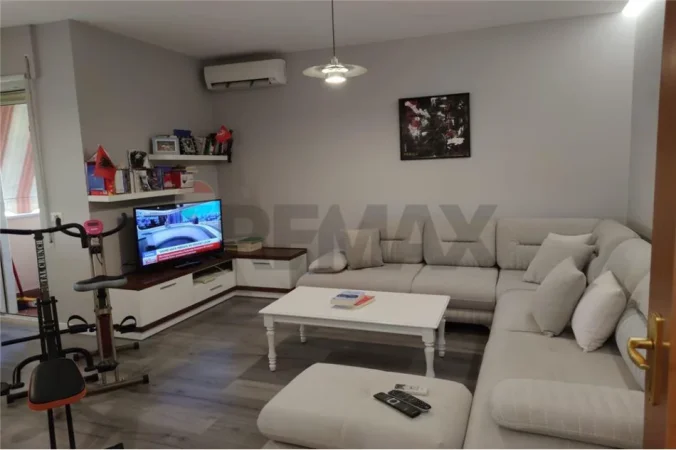 jepet me qera apartament , 115 m² 650 €
