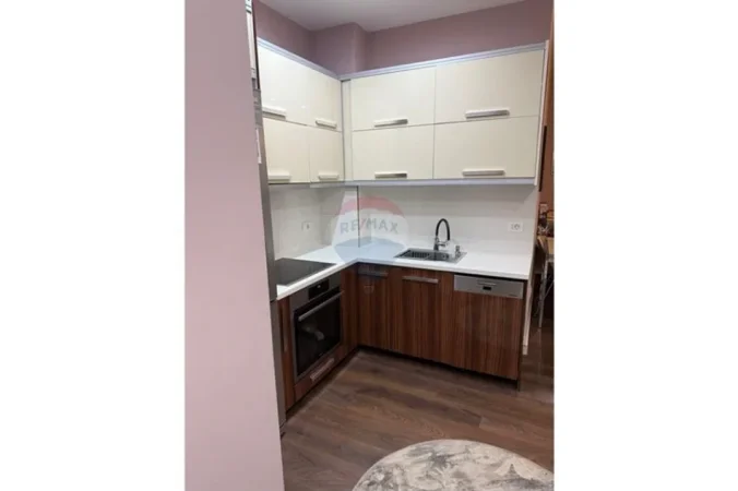 Tirane, jepet me qera apartament , 79 m² 600 € 