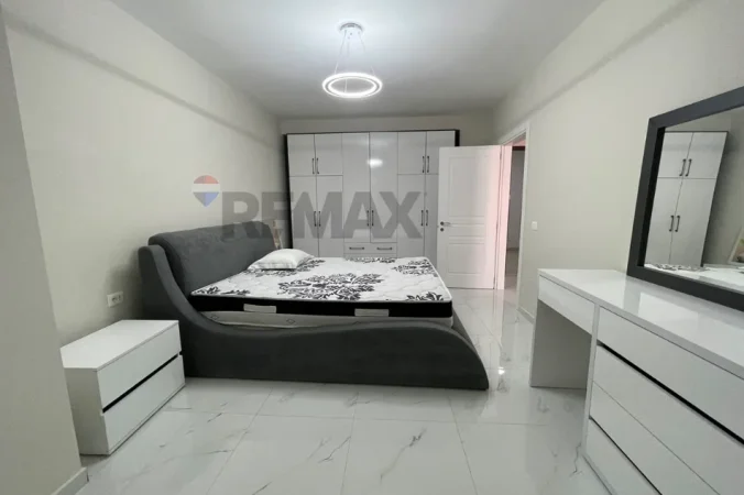 Tirane, jepet me qera apartament , 70 m² 692 € 