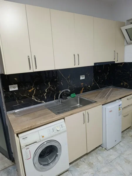 Tirane, jepet me qera apartament Studio Kati 1, 40 m² 250 € (Qyteti Studenti)