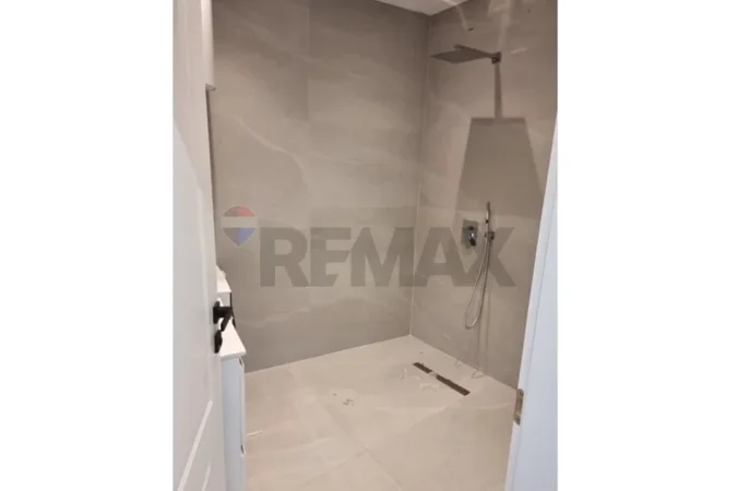 Tirane, jepet me qera apartament , 98 m² 450 € 