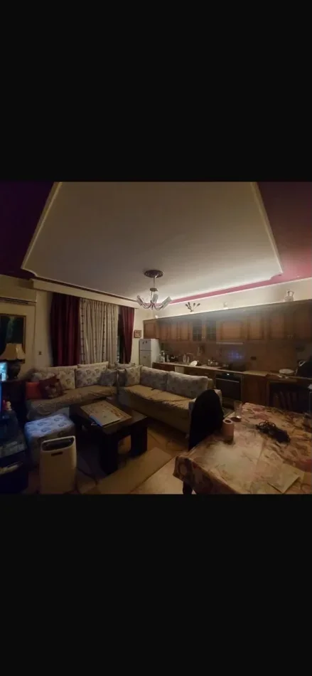 Tirane, jepet me qera apartament 2+1 Kati 1, 85 m² 400 € (Kombinat)