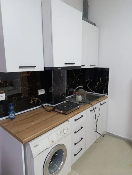 Tirane, jepet me qera apartament Studio Kati 1, 40 m² 300 € (Qyteti Studenti)