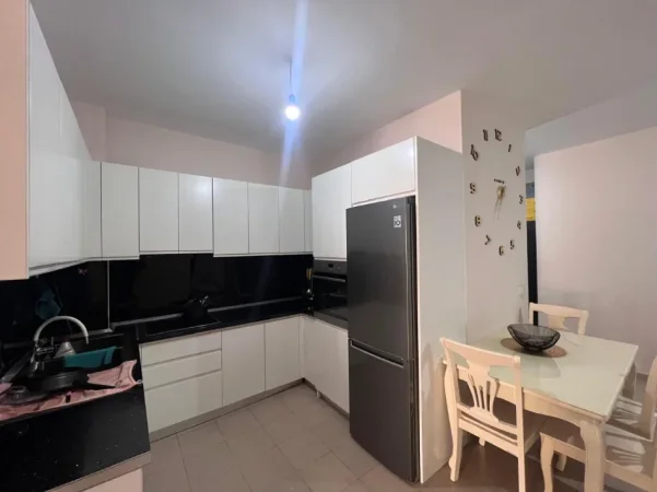 Tirane, jepet me qera apartament 1+1+Aneks+Ballkon Kati 6, 100 m² 500 € (Kompleksi Fratari)