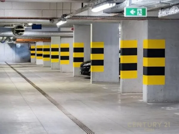 Tirane, Liste me oferta garazh | post parkimi Kati -2, 10.000 m² 40 € (Ish stacioni trenit tirane bulevardi ri)