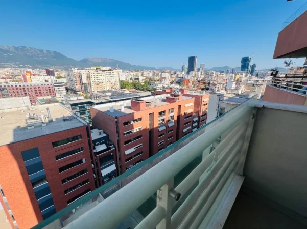 Tirane, jepet me qera apartament 2+1 Kati 12, 100 m² 700 € (Ish Hipoteka, Kompleksi Panorama)