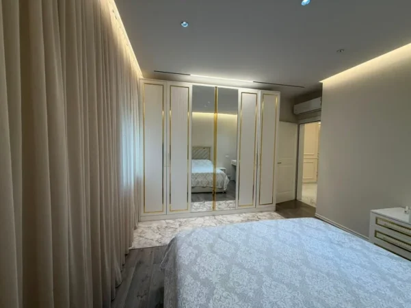 Tirane, jepet me qera apartament 2+1+Ballkon Kati 2, 103 m² 750 € (Prane Kompleksit Delijorgji)