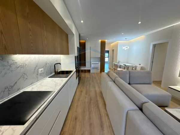 Tirane, jepet me qera apartament 2+1+Ballkon Kati 7, 123 m² 858 € (Bulevardi i Ri)