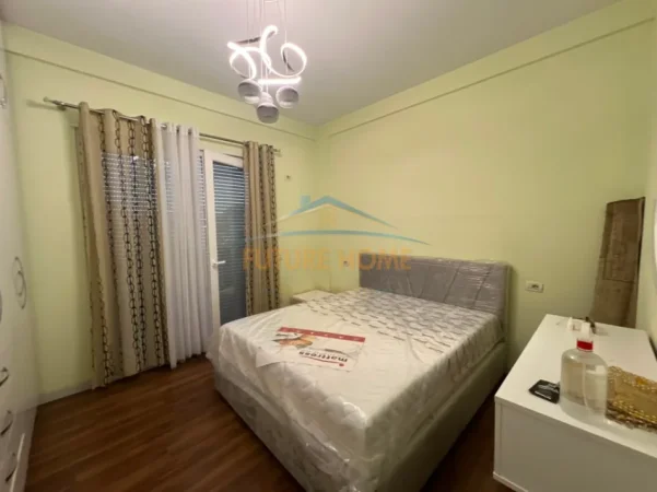 Tirane, jepet me qera apartament 2+1+Ballkon Kati 2, 130 m² 550 € (Instituti)