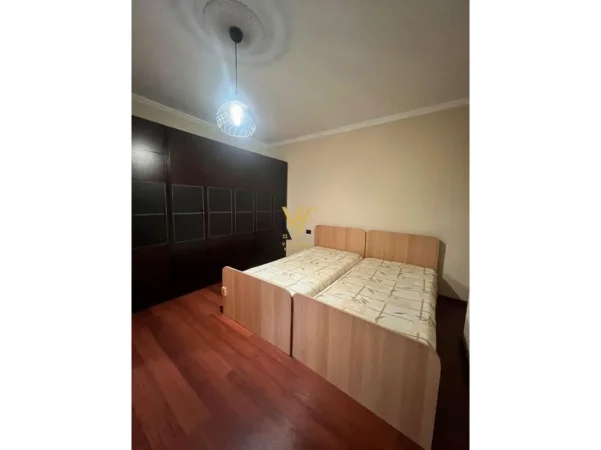 Tirane, jepet me qera apartament 2+1+Ballkon Kati 7, 100 m² 720 €