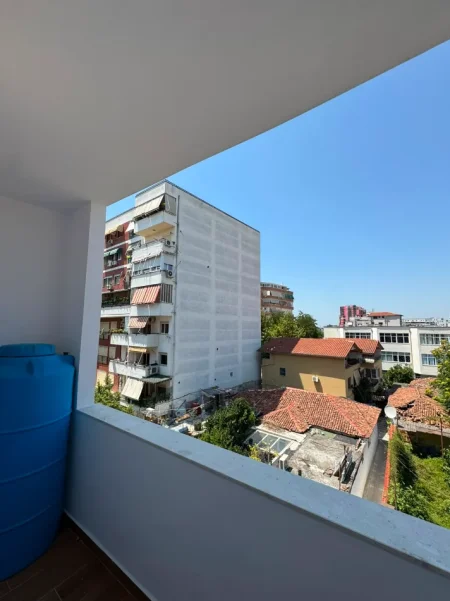 Tirane, shitet apartament 2+1+Ballkon Kati 4, 64 m² 168.000 € (Rruga "Sul Bega 3" prane Shkolles "4 Deshmoret")