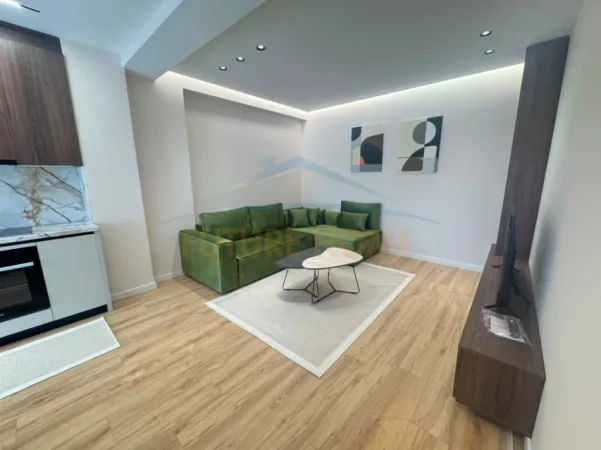 Tirane, shitet apartament 1+1 Kati 7, 65 m² 125.000 € (Unaza e Re)